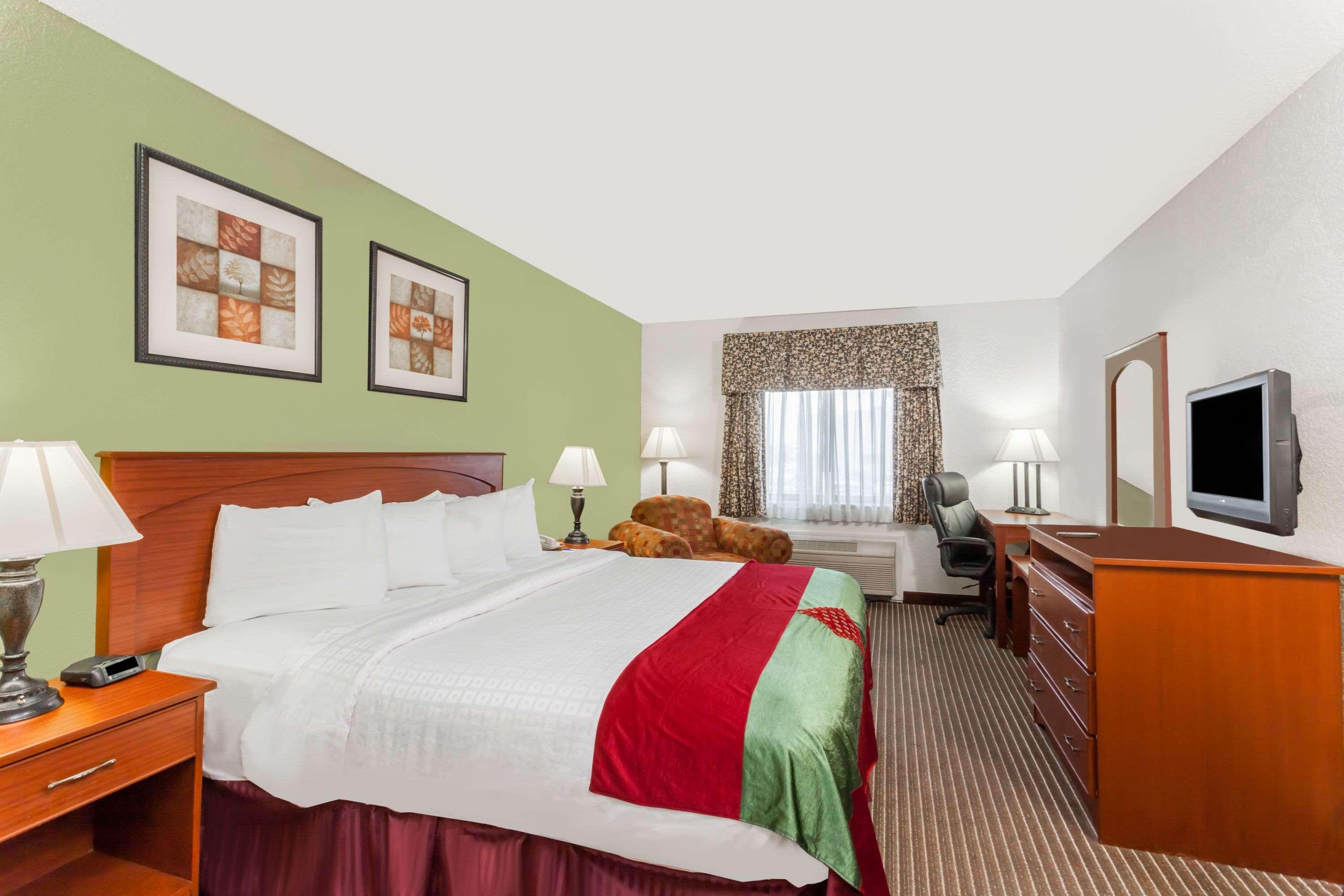 Hotel Baymont By Wyndham 3*