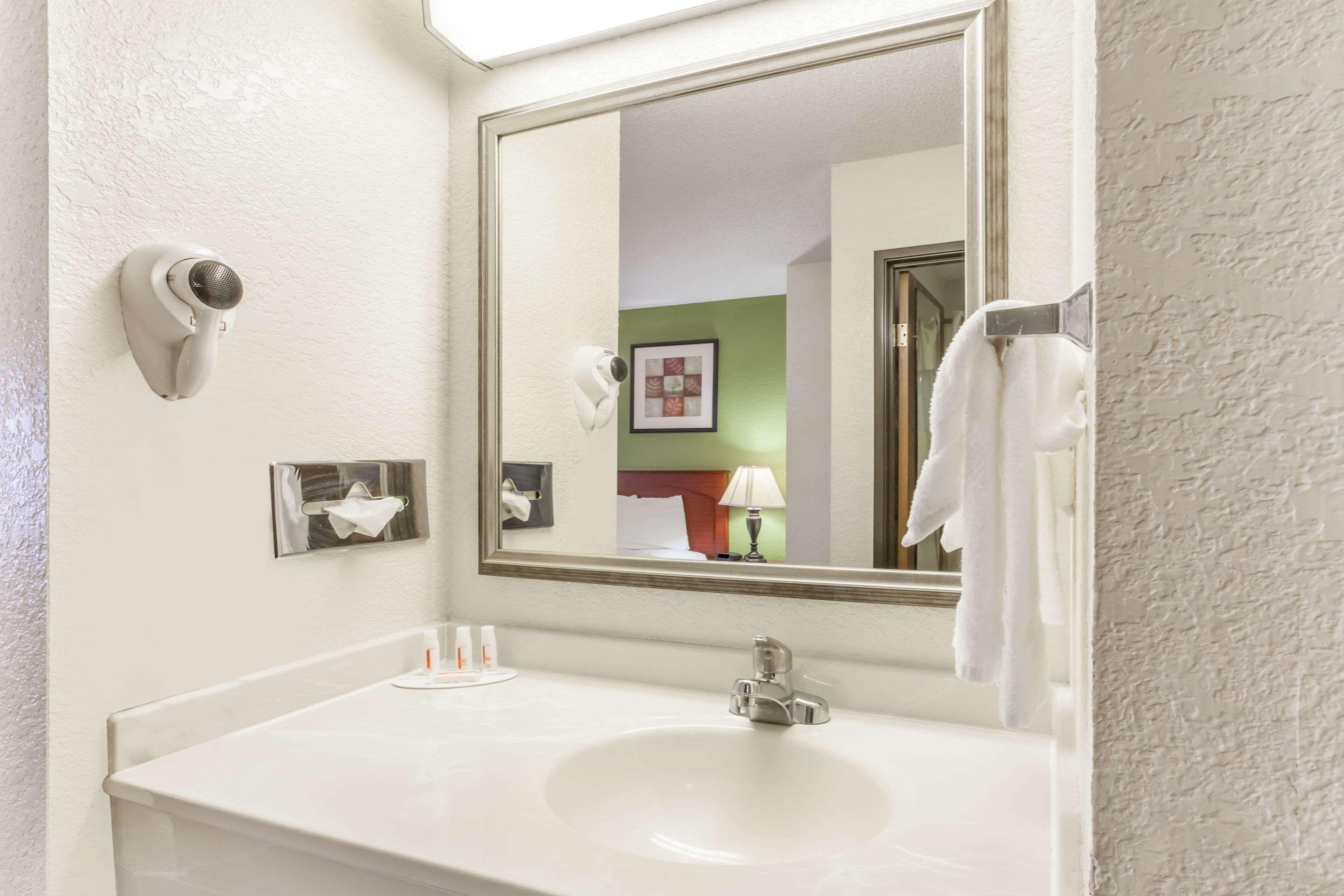 Baymont By Wyndham Hotel